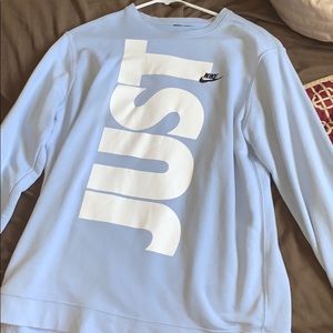 Nike crewneck just do it unisex . Size L